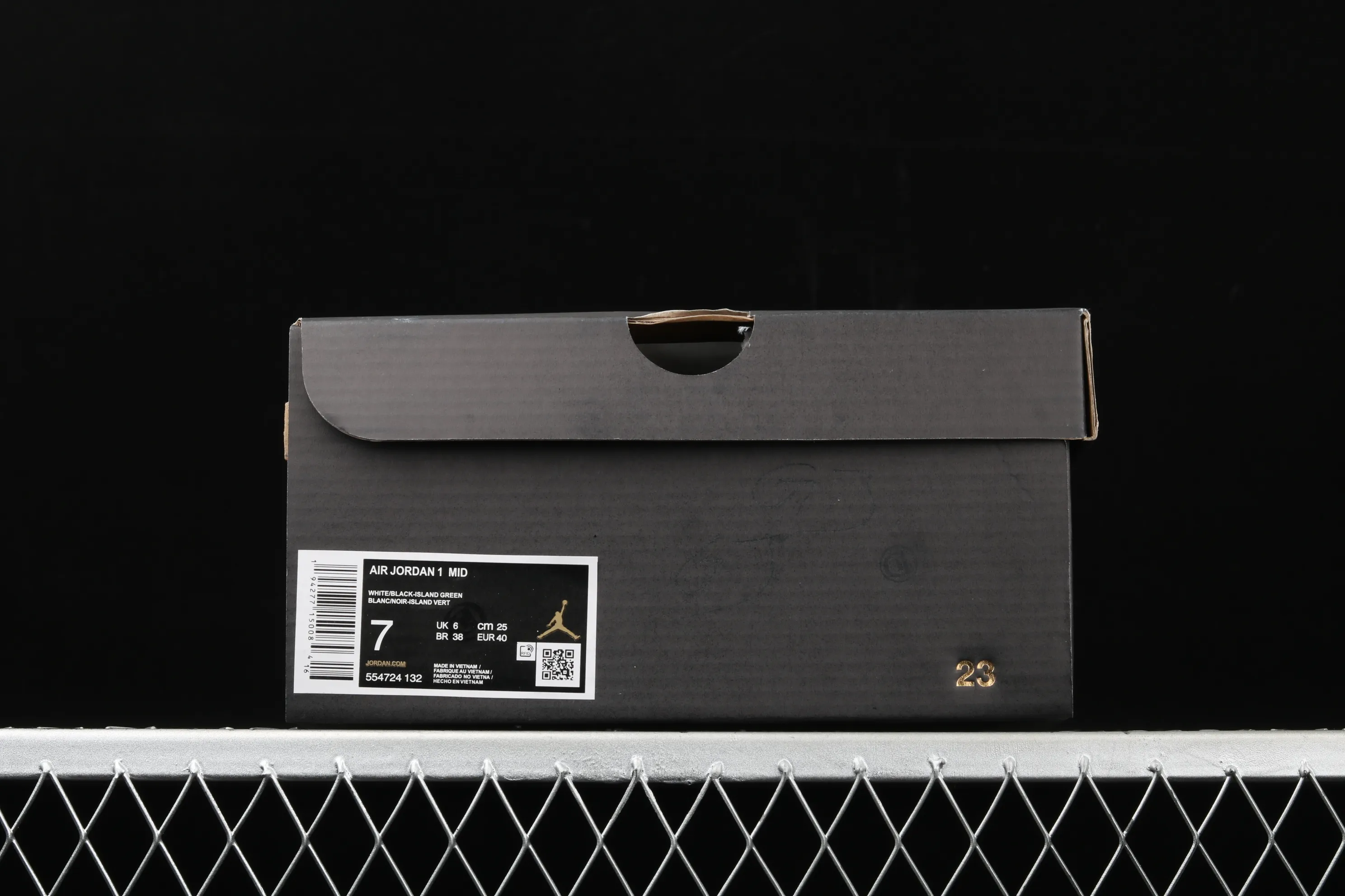 All categories Air Jordan Jordan series basketball shoes Air Jordan 1 Mid Air Jordan 1 Mid AJ1 Joe 1 black and white blue Zhongbang basketball shoes 554724-132
